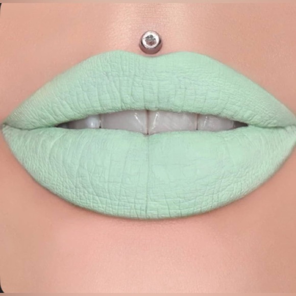 Jeffree Star Other - Jeffree Star Cosmetics Velour Liquid Lipstick -HIGH SOCIETY